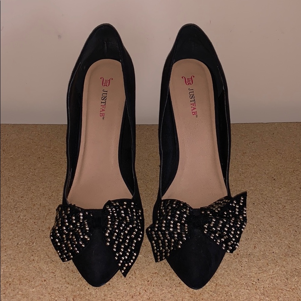 Black and Gold Just Fab Heels
